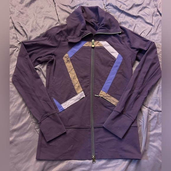 Lululemon Origami In Stride Purple Activewear 2-Way Full Zip Womens Jacket Sz. 4 - Picture 5 of 5